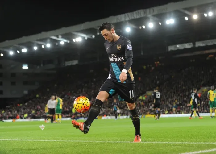 Framed Print : Mesut Ozil in Action: Norwich City vs Arsenal, Premier League 2015-16 Framed Print : Mesut Ozil in Action: Norwich City vs Arsenal, Premier League 2015-16