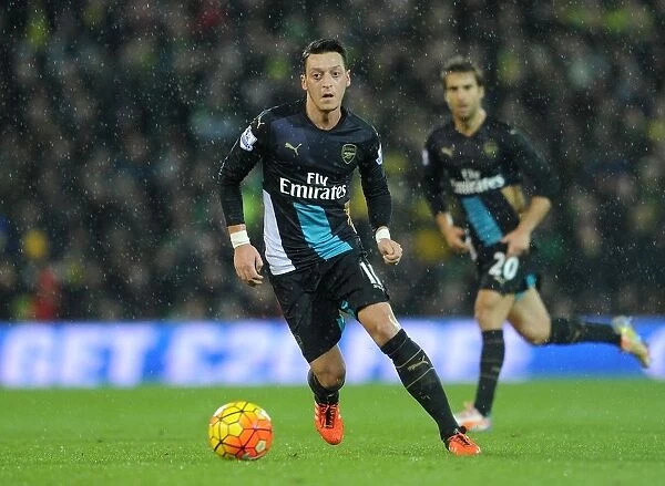 Mesut Ozil in Action: Norwich City vs Arsenal, Premier League 2015-16