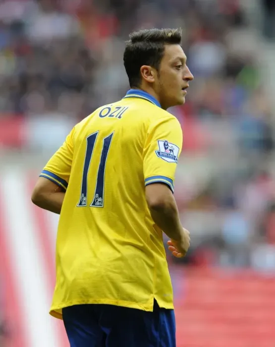 Framed Print : Mesut Ozil in Action: Premier League 2013-14 - Arsenal vs Sunderland Framed Print : Mesut Ozil in Action: Premier League 2013-14 - Arsenal vs Sunderland