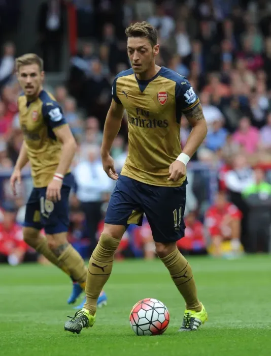 Framed Print : Mesut Ozil in Action: Premier League 2015-16 - Arsenal vs. Crystal Palace
