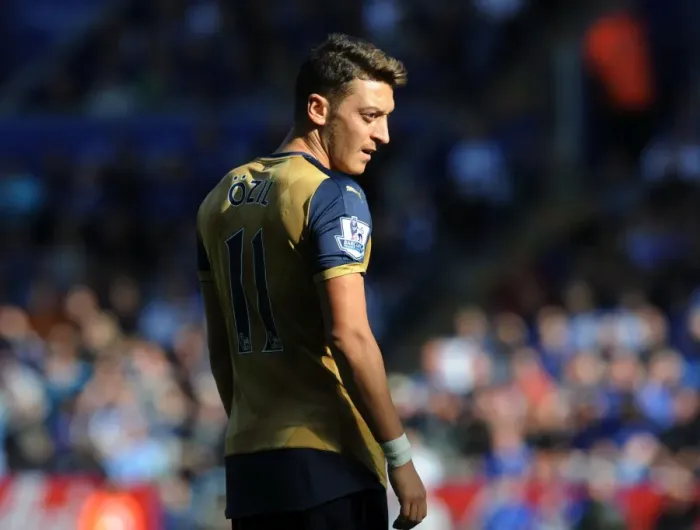 Framed Print : Mesut Ozil in Action: Premier League 2015 / 16 - Arsenal vs. Leicester City