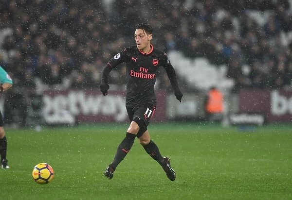 Mesut Ozil in Action: Premier League Clash between Arsenal and West Ham (2017-18)