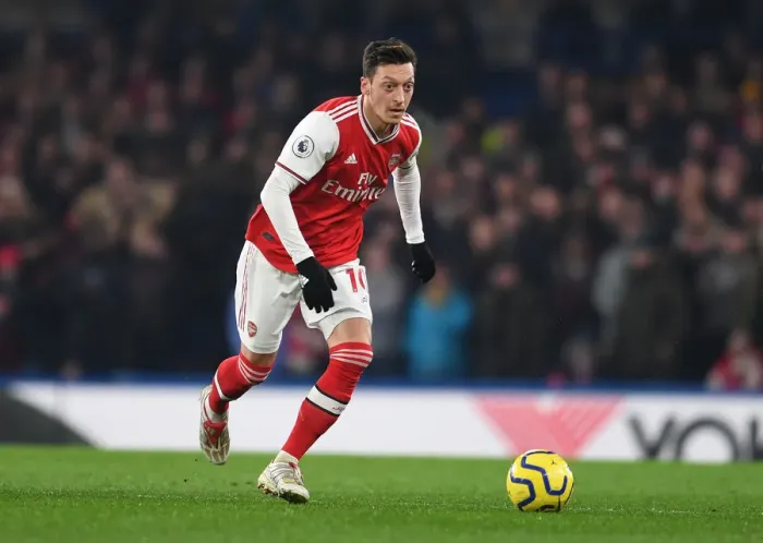 Framed Print : Mesut Ozil in Action: Premier League Clash between Chelsea and Arsenal, 2019-2020 Framed Print : Mesut Ozil in Action: Premier League Clash between Chelsea and Arsenal, 2019-2020