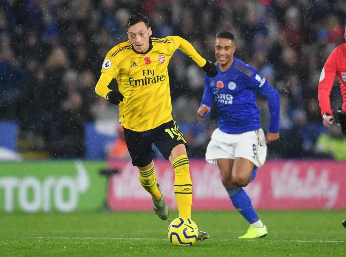 Framed Print : Mesut Ozil in Action: Premier League Showdown - Leicester City vs. Arsenal (2019-20) Framed Print : Mesut Ozil in Action: Premier League Showdown - Leicester City vs. Arsenal (2019-20)