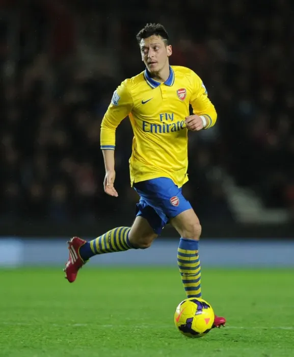 Framed Print : Mesut Ozil in Action: Southampton vs Arsenal, Premier League 2013-14 Framed Print : Mesut Ozil in Action: Southampton vs Arsenal, Premier League 2013-14