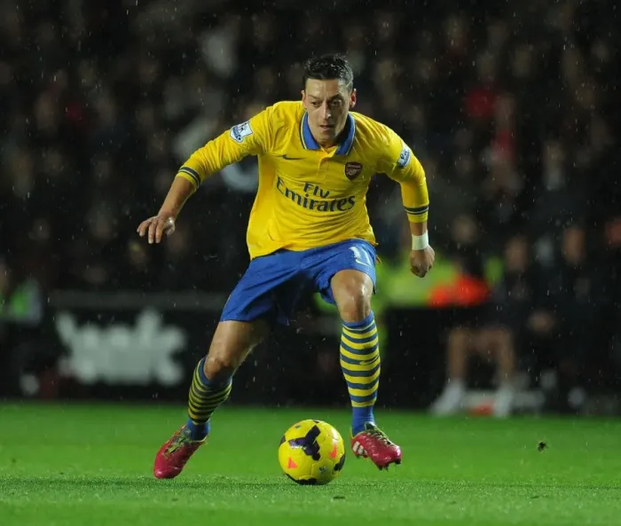 Framed Print : Mesut Ozil in Action: Southampton vs Arsenal, Premier League 2013-14 Framed Print : Mesut Ozil in Action: Southampton vs Arsenal, Premier League 2013-14