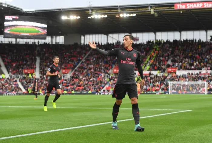 Framed Print : Mesut Ozil in Action: Stoke City vs. Arsenal, Premier League 2017-18 Framed Print : Mesut Ozil in Action: Stoke City vs. Arsenal, Premier League 2017-18