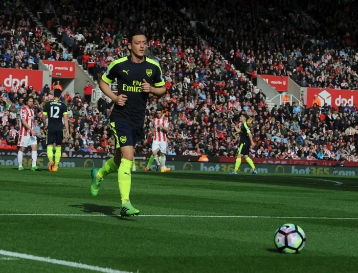 Framed Print : Mesut Ozil in Action: Stoke City vs Arsenal, Premier League 2016-17