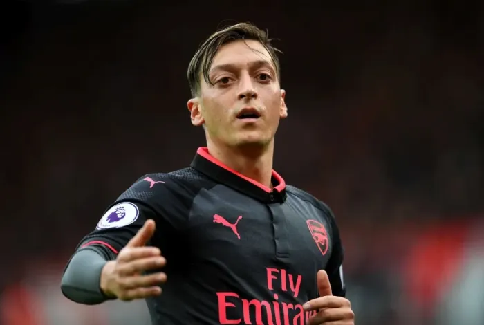 Framed Print : Mesut Ozil in Action: Stoke City vs Arsenal, Premier League 2017-18