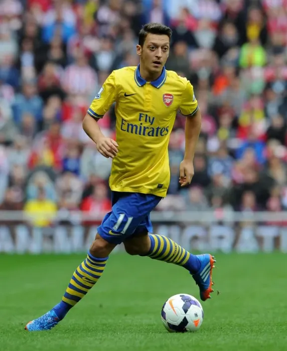 Framed Print : Mesut Ozil: In Action Against Sunderland, Premier League 2013-14