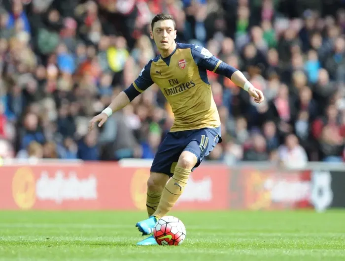 Framed Print : Mesut Ozil: In Action Against Sunderland, Premier League 2015-16