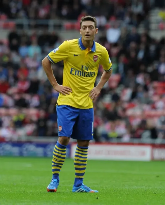 Framed Print : Mesut Ozil in Action: Sunderland vs Arsenal, Premier League 2013-14 Framed Print : Mesut Ozil in Action: Sunderland vs Arsenal, Premier League 2013-14