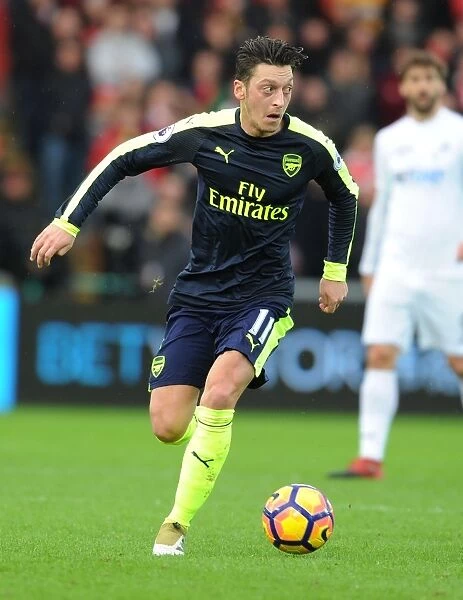 Mesut Ozil in Action: Swansea City vs Arsenal, Premier League 2016-17