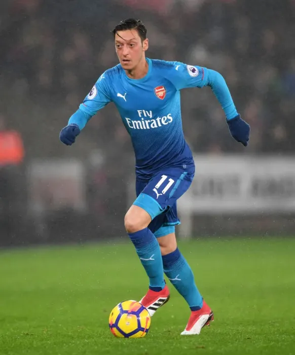 Framed Print : Mesut Ozil in Action: Swansea City vs Arsenal, Premier League 2017-18 Framed Print : Mesut Ozil in Action: Swansea City vs Arsenal, Premier League 2017-18