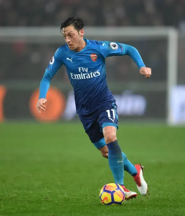 Framed Print : Mesut Ozil in Action: Swansea City vs Arsenal, Premier League 2017-18