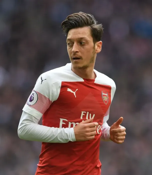 Framed Print : Mesut Ozil in Action: Tottenham Hotspur vs Arsenal FC, Premier League 2018-19