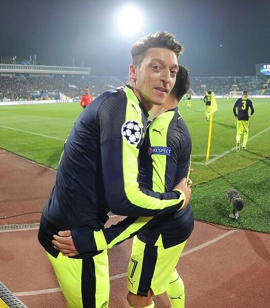 Mesut Ozil and Alexis Sanchez Celebrate Goals in Arsenal's Victory over Ludogorets Razgrad (2016-17 UEFA Champions League)