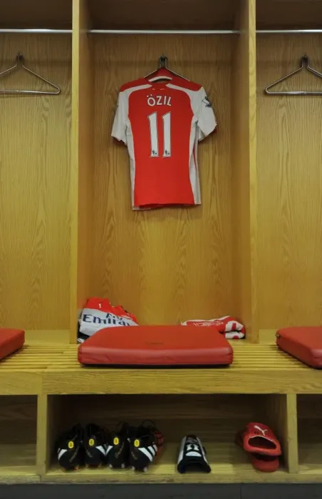Framed Print : Mesut Ozil: Arsenal Changeroom Before Arsenal vs. Tottenham Hotspur (2014-15)