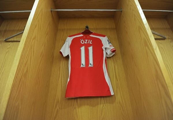Mesut Ozil: Arsenal Changing Room Moment before Arsenal vs Sunderland (2015)