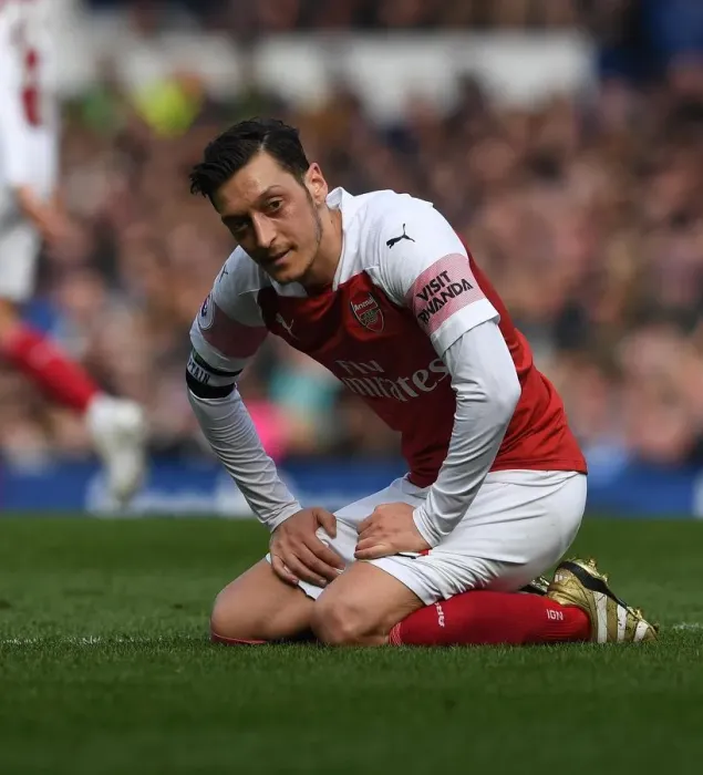 Framed Print : Mesut Ozil (Arsenal). Everton 1:0 Arsenal