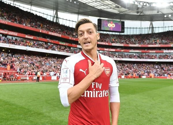 Mesut Ozil: Arsenal Football Club - Arsenal vs Sevilla FC, Emirates Cup 2017-18