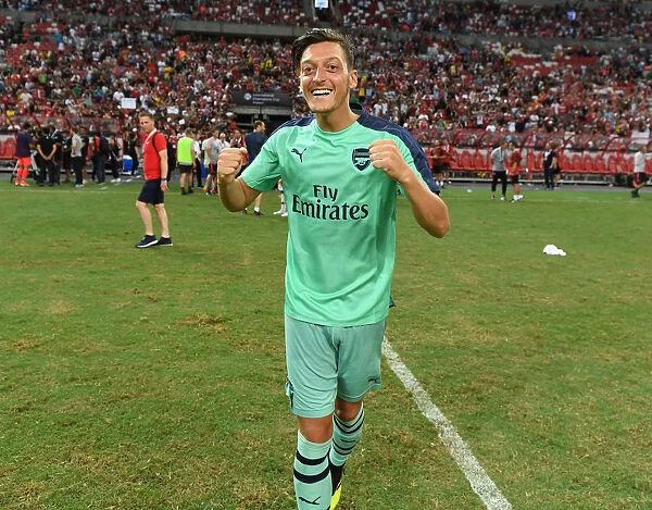 Mesut Ozil: Arsenal Star Shines in Arsenal FC vs Paris Saint-Germain, International Champions Cup 2018 (Singapore)