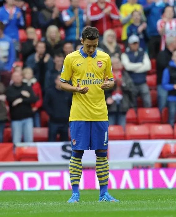 Framed Print : Mesut Ozil (Arsenal). Sunderland 1: 3 Arsenal. Barclays Premier League. Stadium of Light, 14 / 9 / 13 Framed Print : Mesut Ozil (Arsenal). Sunderland 1: 3 Arsenal. Barclays Premier League. Stadium of Light, 14 / 9 / 13