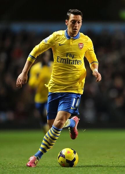 Mesut Ozil: Arsenal vs. Aston Villa, Premier League 2013-14 - In Action