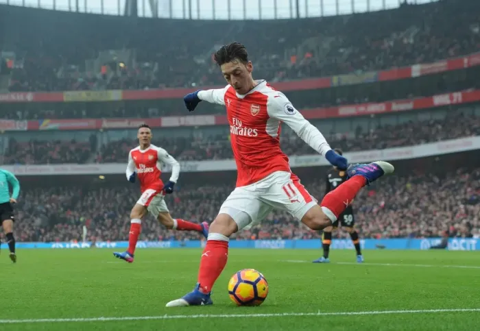 Framed Print : Mesut Ozil: Arsenal vs. Hull City (Premier League 2016-17) Framed Print : Mesut Ozil: Arsenal vs. Hull City (Premier League 2016-17)