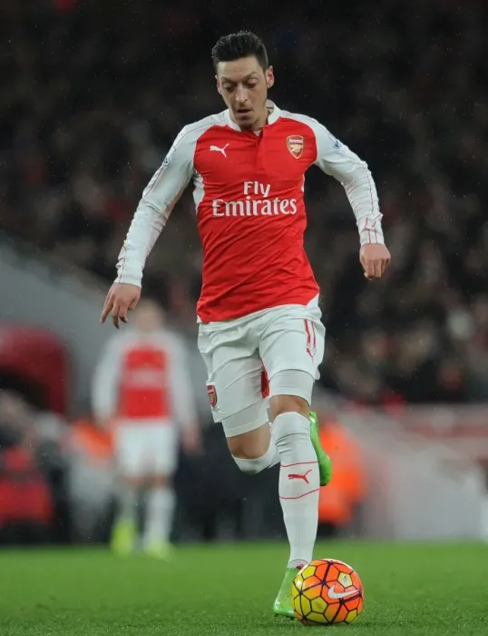 Framed Print : Mesut Ozil: Arsenal vs Swansea City (Premier League 2015-16) Framed Print : Mesut Ozil: Arsenal vs Swansea City (Premier League 2015-16)