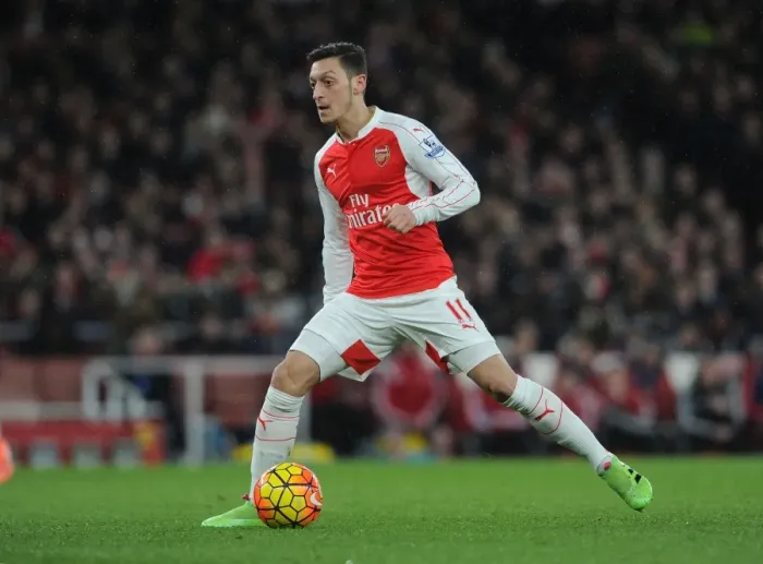 Framed Print : Mesut Ozil: Arsenal vs Swansea City (Premier League 2015-16) Framed Print : Mesut Ozil: Arsenal vs Swansea City (Premier League 2015-16)
