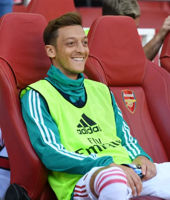 Framed Print : Mesut Ozil: Arsenal vs. Tottenham Showdown in the Premier League (2019-20) Framed Print : Mesut Ozil: Arsenal vs. Tottenham Showdown in the Premier League (2019-20)