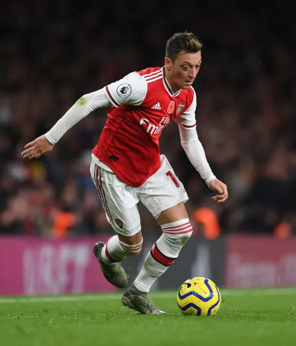 Framed Print : Mesut Ozil: Arsenal vs. Wolverhampton Wanderers, Premier League 2019-20 Framed Print : Mesut Ozil: Arsenal vs. Wolverhampton Wanderers, Premier League 2019-20