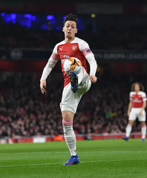 Framed Print : Mesut Ozil: Arsenal's Europa League Battle against BATE Borisov, 2018-19