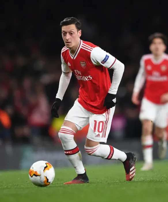 Framed Print : Mesut Ozil: Arsenal's Europa League Showdown vs. Olympiacos