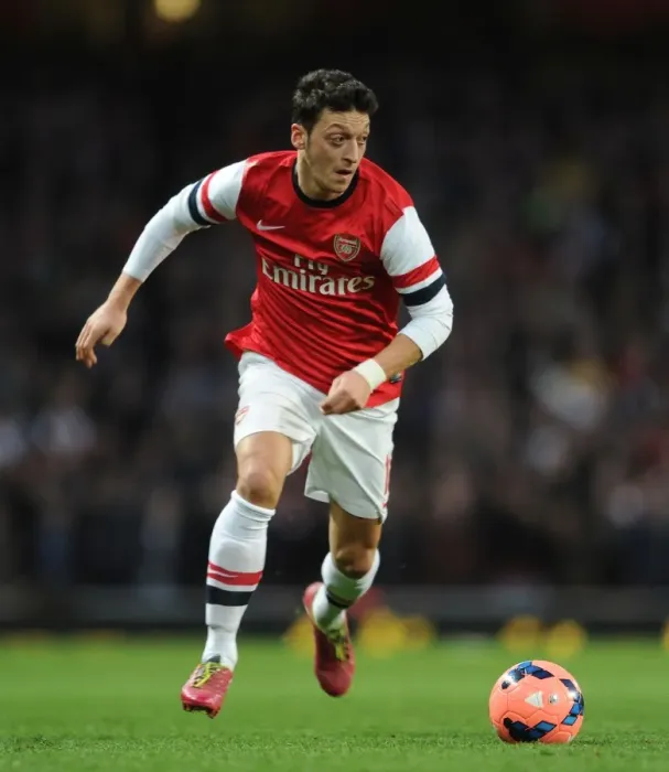 Framed Print : Mesut Ozil: Arsenal's FA Cup Hero against Liverpool, 2013-14 Framed Print : Mesut Ozil: Arsenal's FA Cup Hero against Liverpool, 2013-14