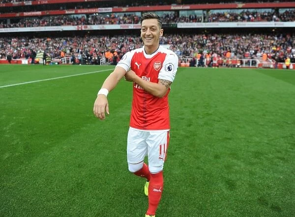 Mesut Ozil: Arsenal's Focus in Premier League Clash Against Southampton (2016-17)