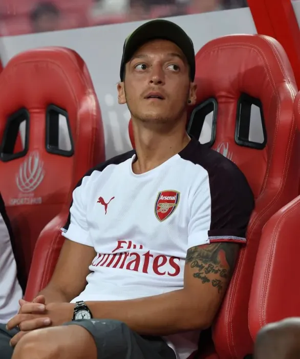 Framed Print : Mesut Ozil: Arsenal's Focused Star Ahead of Atletico Madrid Showdown (2018)