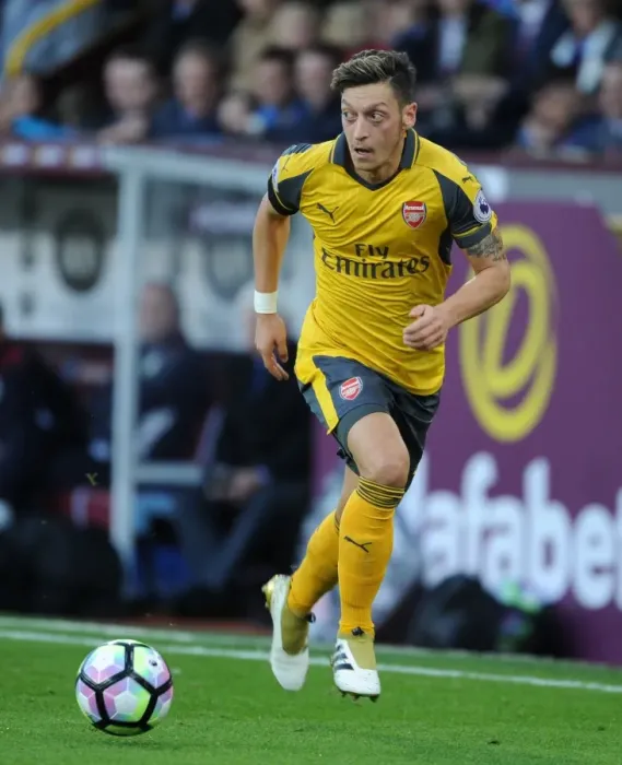 Framed Print : Mesut Ozil: Arsenal's Mastermind in Burnley Showdown, Premier League 2016-17 Framed Print : Mesut Ozil: Arsenal's Mastermind in Burnley Showdown, Premier League 2016-17