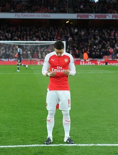 Mesut Ozil: Arsenal's Star Ahead of Arsenal vs. Sunderland (2015-16)