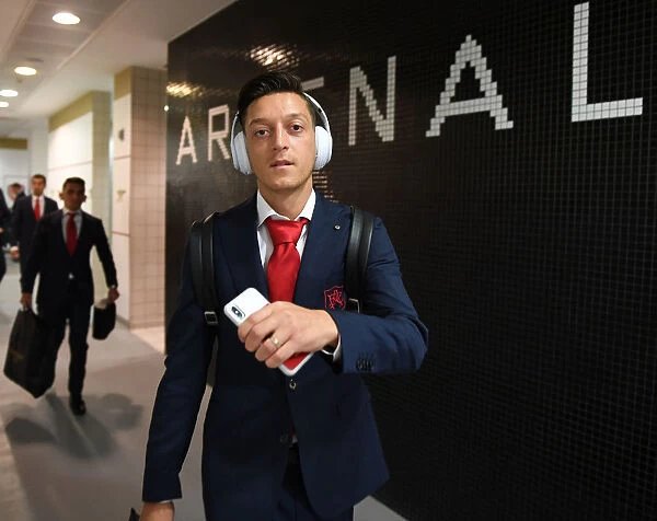 Mesut Ozil: Arsenal's Star Player Gears Up for Arsenal v Manchester City (2018-19)