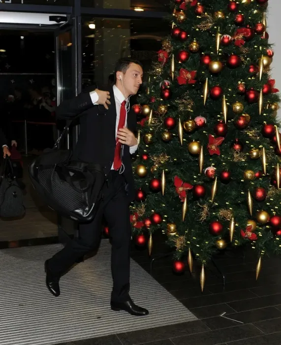 Framed Print : Mesut Ozil: Arsenal's Star Player Gears Up for Arsenal v Chelsea Clash (2013-14) Framed Print : Mesut Ozil: Arsenal's Star Player Gears Up for Arsenal v Chelsea Clash (2013-14)