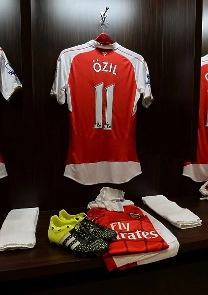 Mesut Ozil: Arsenal's Star Player Readies Up for Arsenal vs. Everton in Singapore, 2015