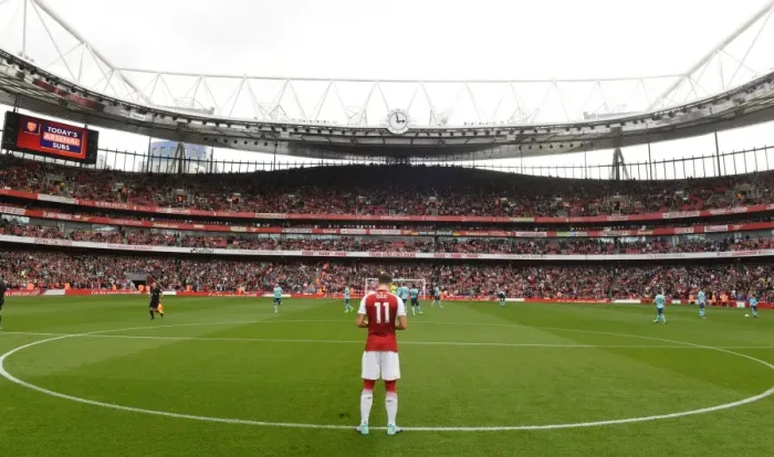 Framed Print : Mesut Ozil: Arsenal's Star Player Ready for Action Against AFC Bournemouth (2017-18) Framed Print : Mesut Ozil: Arsenal's Star Player Ready for Action Against AFC Bournemouth (2017-18)