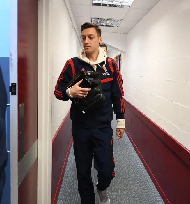 Framed Print : Mesut Ozil: Arsenal's Star Ready for Burnley Clash