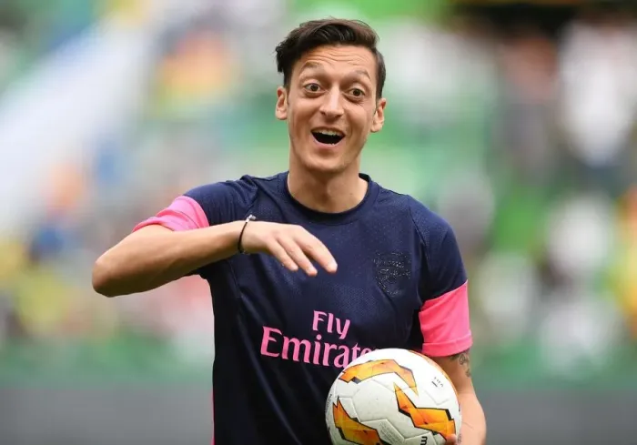 Framed Print : Mesut Ozil: Arsenal's Star Ready for Europa League Showdown against Sporting CP