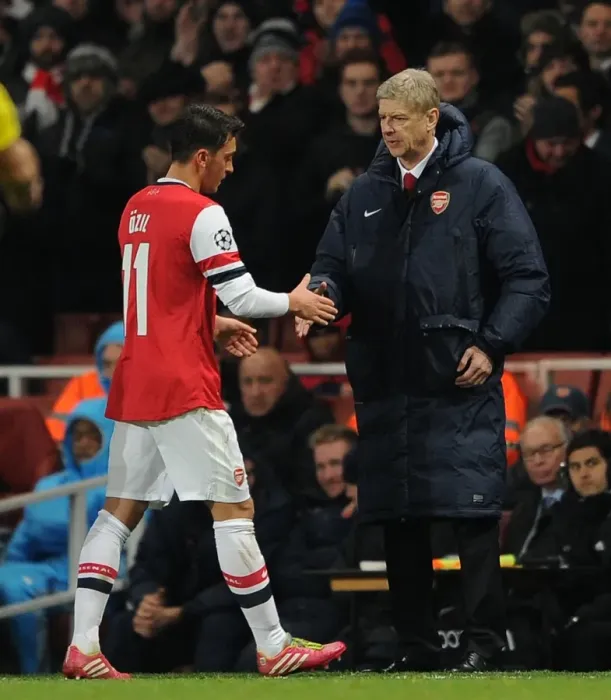 Framed Print : Mesut Ozil Bids Farewell to Arsene Wenger: Arsenal v Olympique de Marseille, 2013-14 UEFA Champions League Framed Print : Mesut Ozil Bids Farewell to Arsene Wenger: Arsenal v Olympique de Marseille, 2013-14 UEFA Champions League