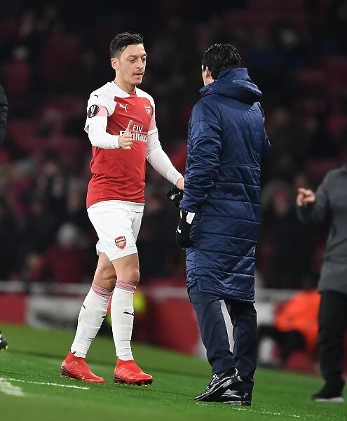 Mesut Ozil Bids Farewell to Unai Emery: Arsenal vs Qarabag, UEFA Europa League (December 2018)