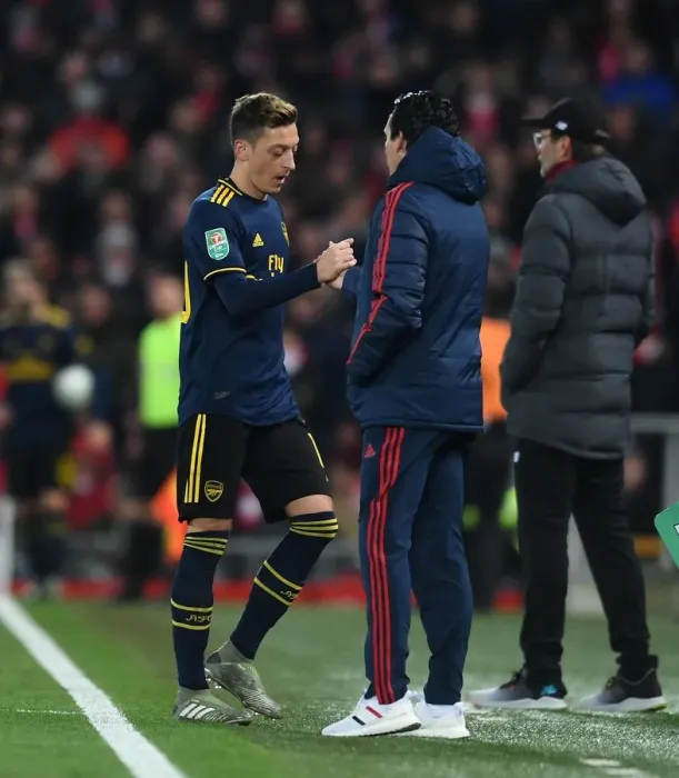 Framed Print : Mesut Ozil Bids Farewell to Unai Emery on the Anfield Turf: Liverpool vs. Arsenal, Carabao Cup 2019-20 Framed Print : Mesut Ozil Bids Farewell to Unai Emery on the Anfield Turf: Liverpool vs. Arsenal, Carabao Cup 2019-20