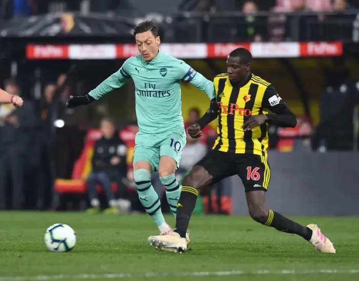 Framed Print : Mesut Ozil Breaks Past Doucoure: Watford vs. Arsenal, Premier League 2018-19 Framed Print : Mesut Ozil Breaks Past Doucoure: Watford vs. Arsenal, Premier League 2018-19